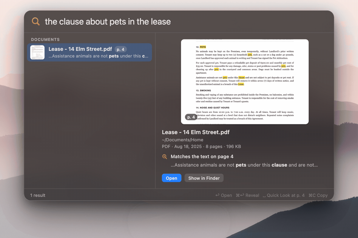 맥 파일 검색 앱 DigUp에서 the clause about pets in the lease로 찾은 임대차 계약서 PDF 4쪽. PETS 조항의 낱말이 노란색으로 표시돼 있다